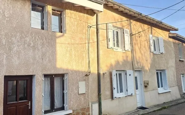 Maison 4 pièces Saint-Genis-les-Ollières - 349000 €
