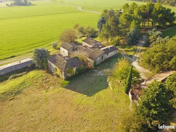 Maison 13 pièces 250 m²