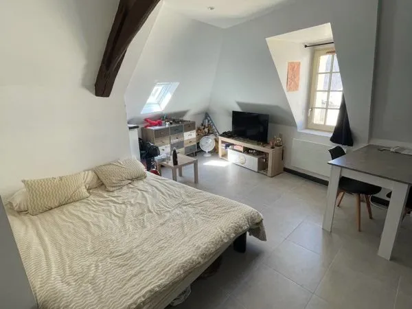 Studio entièrement meublé avec internet