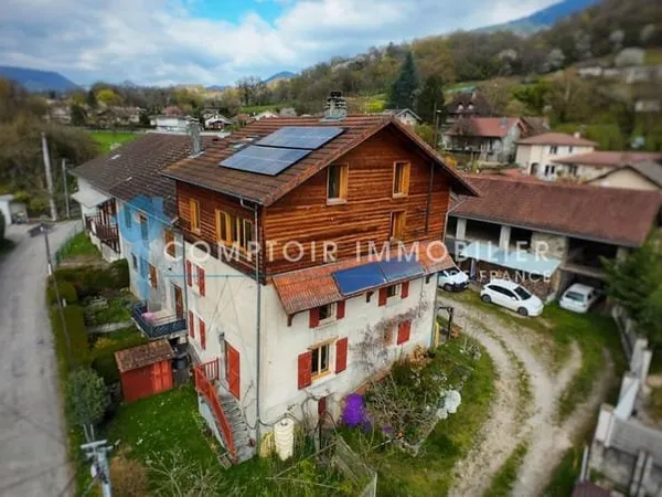 Maison 5 pièces 200 m²