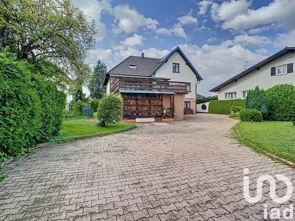 Maison 8 pièces 227 m²
