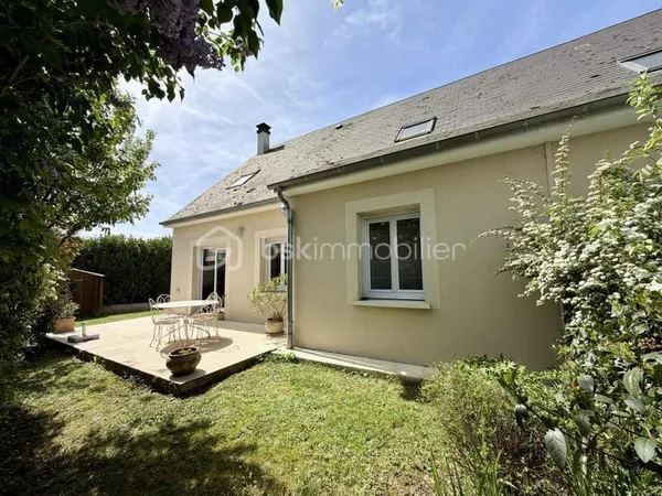 Maison familiale avec jardin et garage