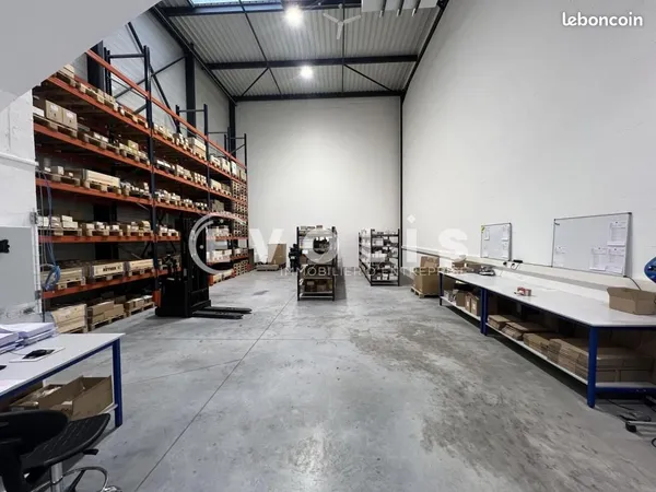 Local d'activité 282 m²