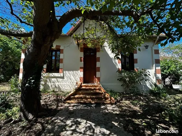 Villa de plain-pied 2 chambres sur terrain de 734m2