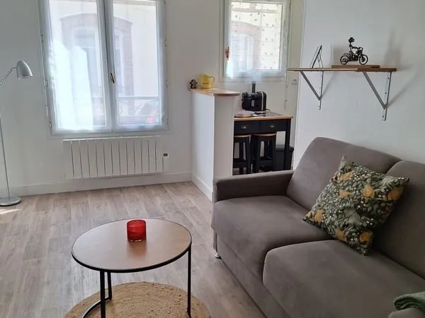 A VENDRE STUDIO + PARKING - Quartier Chanzy