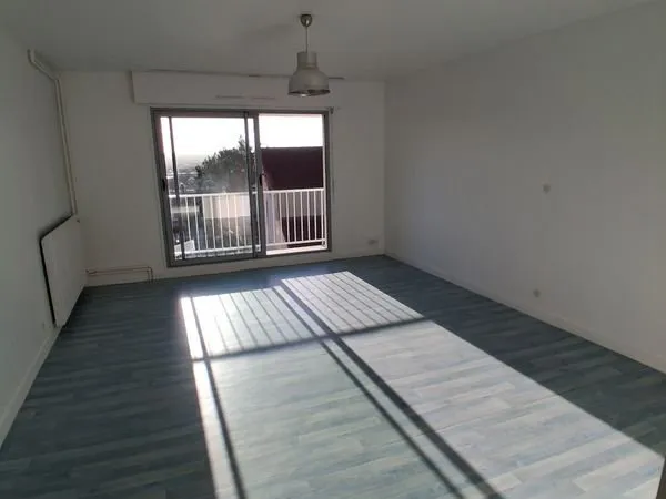 Vends grand studio avec parking et cave Boulingrin