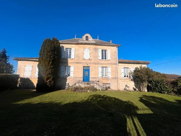 Maison 10 pièces 260 m²