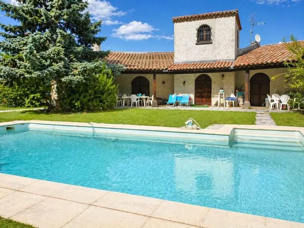 Maison 7 pièces 180 m²