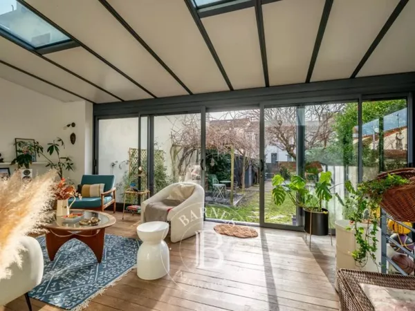 PETITE GARENNE APPARTEMENT DUPLEX COMME UNE MAISON AVEC JARDIN