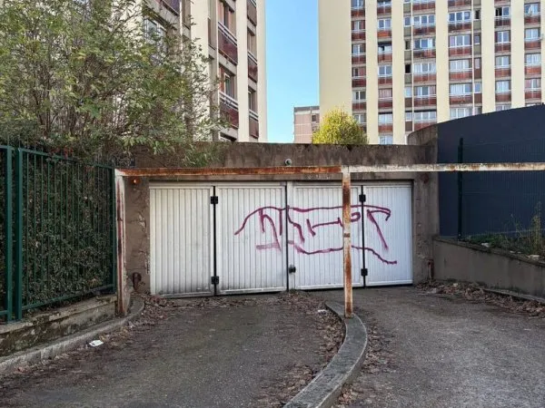 Parking 12 m²