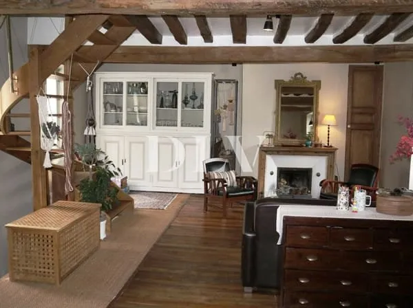 FONTAINEBLEAU CENTRE - DUPLEX F4 - 2 CH - JARDIN 84M²
