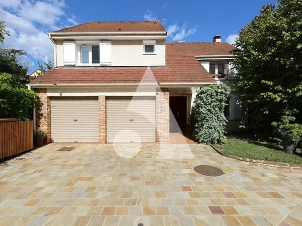 Maison individuelle avec 4 chambres à Soisy Sur Seine