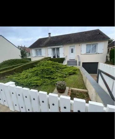 Maison trois chambres sur sous-sol Beaumont Sur Sarthe