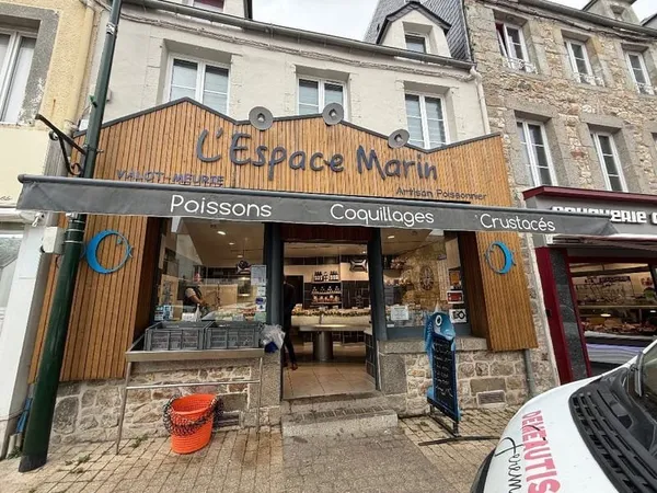 LES PIEUX et Alentours