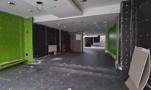 LOCAL COMMERCIAL