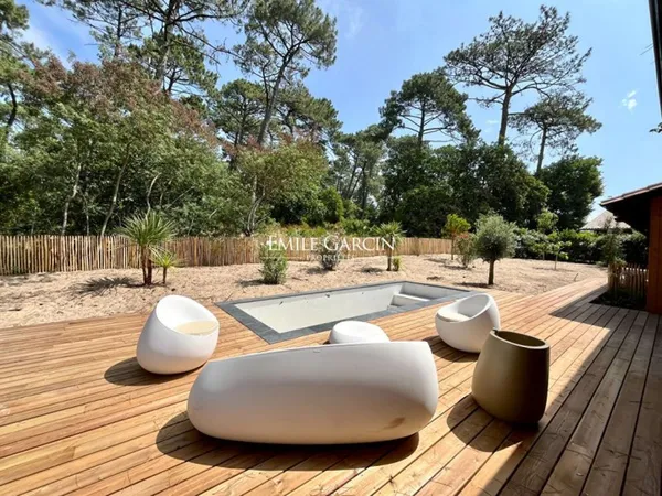 MAISON NEUVE - A VENDRE - PISCINE - JARDIN - CLAOUEY