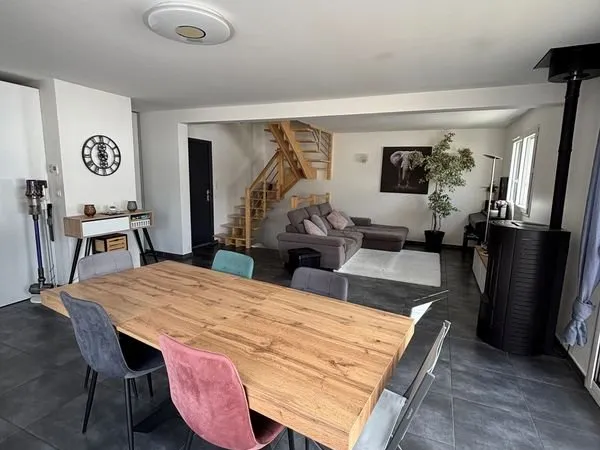 Maison 150 m² - 4 ch - Plein sud - Garage 2 voitures - Calme - 490 000