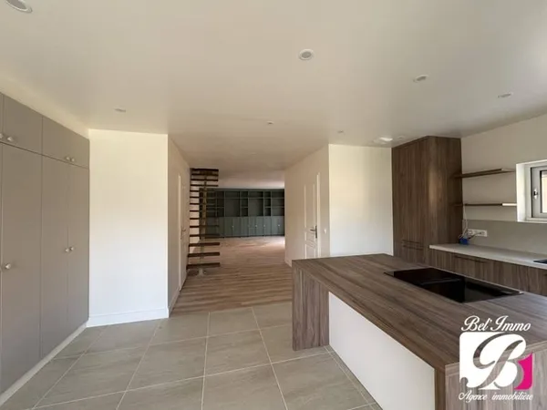 Maison 3 pièces 77 m²