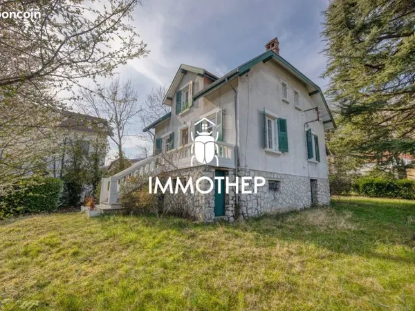 Maison 8 pièces 130 m²