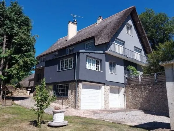 Maison 8 pièces 330 m²
