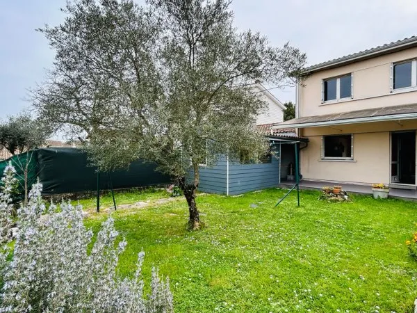A VENDRE MAISON DE TYPE 4 AVEC JARDIN ET GARAGE - SECTEUR BASSENS