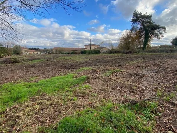 Terrain 947 m²