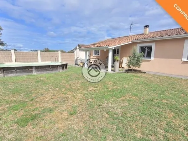 Maison contemporaine de plain-pied à Saint-Pierre-du-Mont (4028
