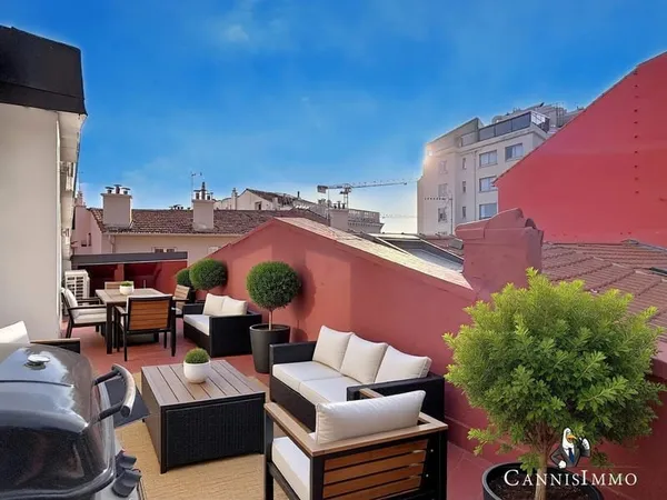 CANNES VIEUX PORT - LOFT 3 PIECES TERRASSE VUE MER