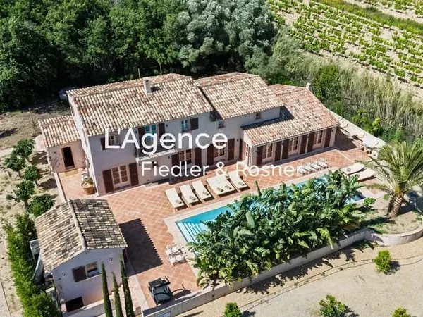 REF 673 : RAMATUELLE - ROUTE DES PLAGES - PROPRIÉTÉ NEUVE