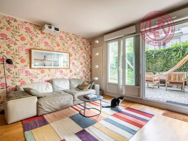 Paris 10ème - Appartement avec grand jardin privatif