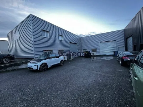 Local d'activité 400 m²