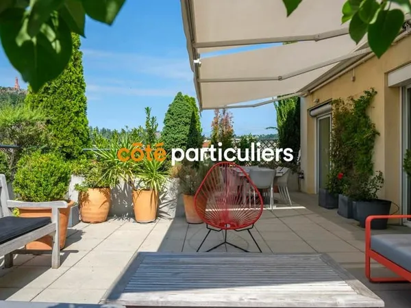 RARE ET EXCEPTIONNEL Appartement de 174 m² + 2 terrasses de 56 m² et 1 garage double