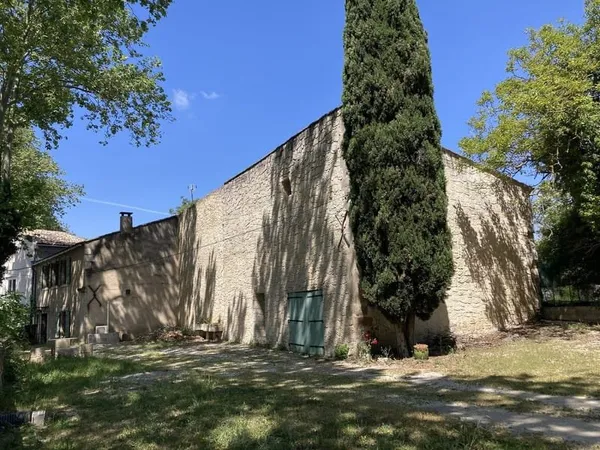 Mas 117 m² avec remise et garage sur 1900 m²