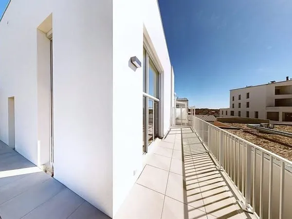 Superbe duplex loft dernier étage triple expo / terrasse 30m2