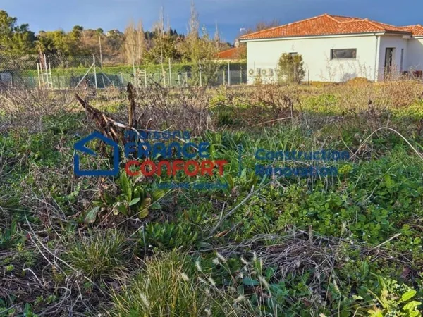 Terrain 550 m²