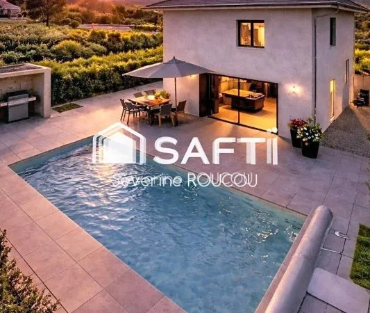 Villa d'architecte contemporaine de 136 m² - Prestations haut de gamme, piscine, terrain de 800 m² e