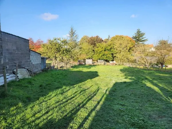 Terrain constructible hors lotissement, à La Pommeraye