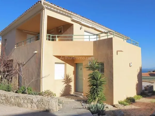 Appartement T3 - Vue mer et montagne + Terrasse