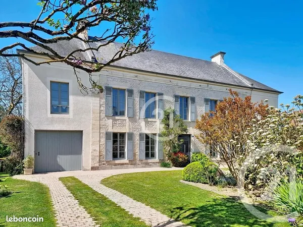 Maison 8 pièces 201 m²