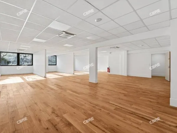 Bureau 363 m²