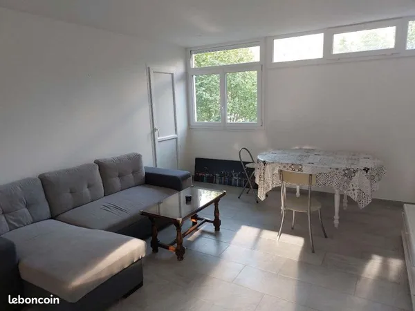 Vend T3 lumineux centre-ville Albertville - 57 m² - cuisine équipée