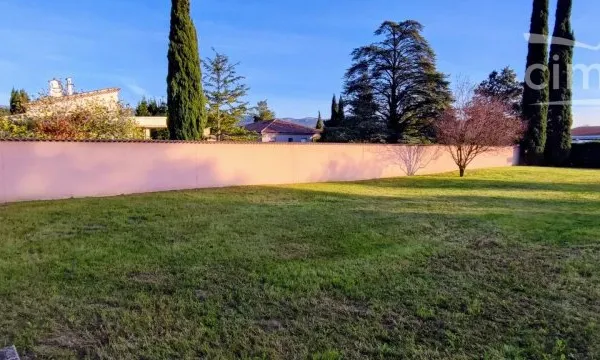 terrain libre de constructeur