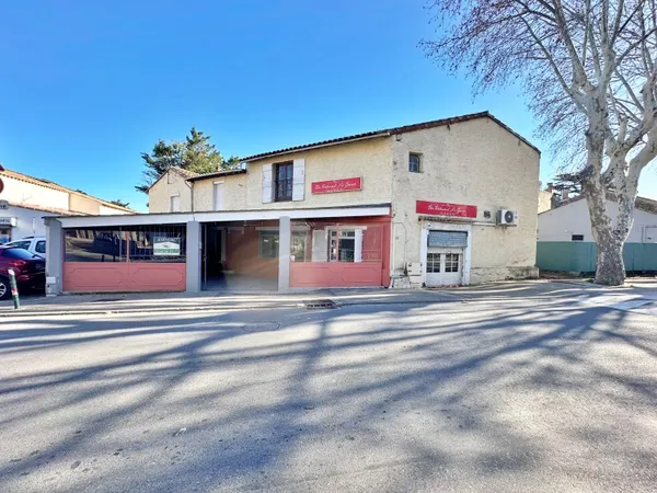 Local commercial 4 pièces 289 m²