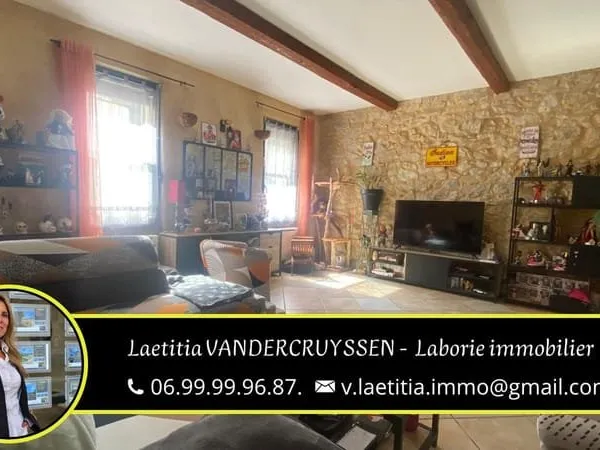 A vendre maison de village 8 pièces de 210 m2 avec terrasse