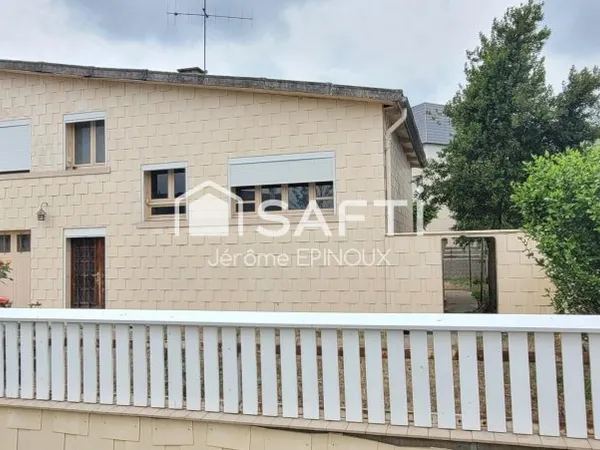 Cette maison à rénover dans un quartier calme, Idéale 1ère acquisition ou pour en faire du locatif.