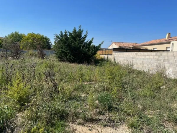 Terrain 586 m²