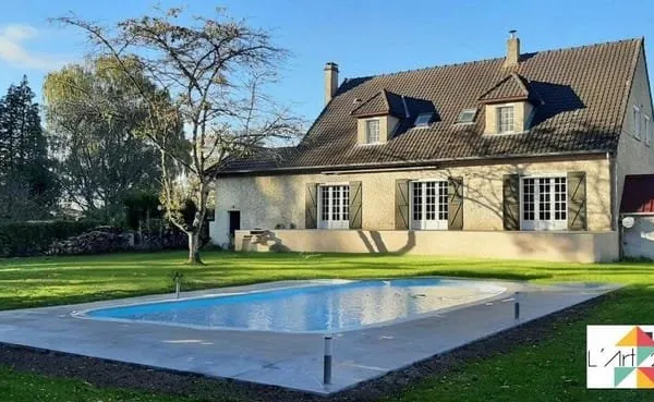 Maison 7 pièces 230 m²