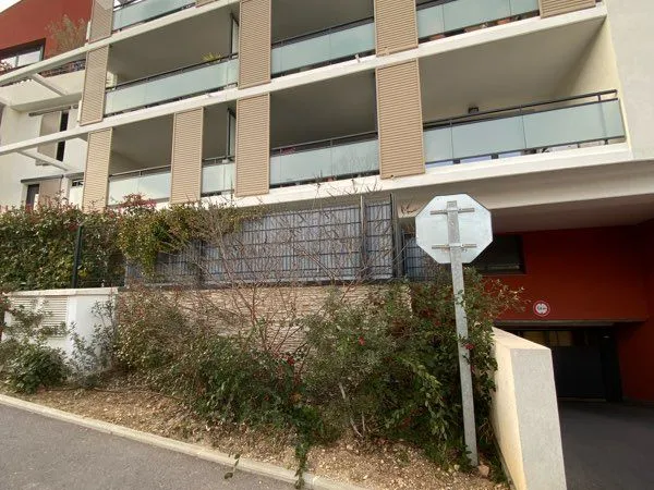 Studio meublé de 32 m2 avec terrasse et jardin 850