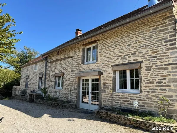 Propriété de charme avec verger, piscine et vue exceptionnelle