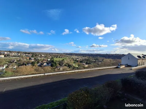 T4 82 m2 - Vue panoramique exceptionnelle, calme & lumineux - Poitiers